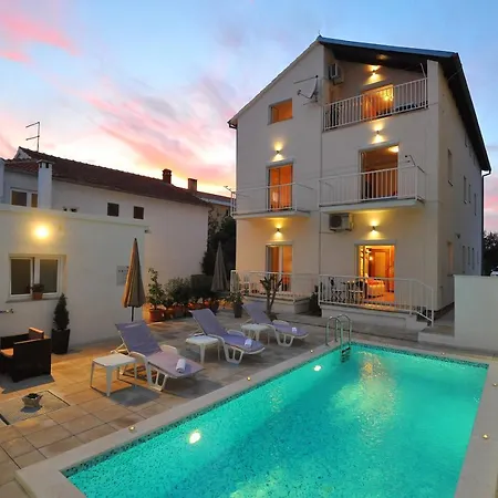 Miki Borik דירה זאדאר