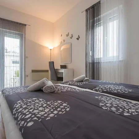 Lägenhet Miki Borik