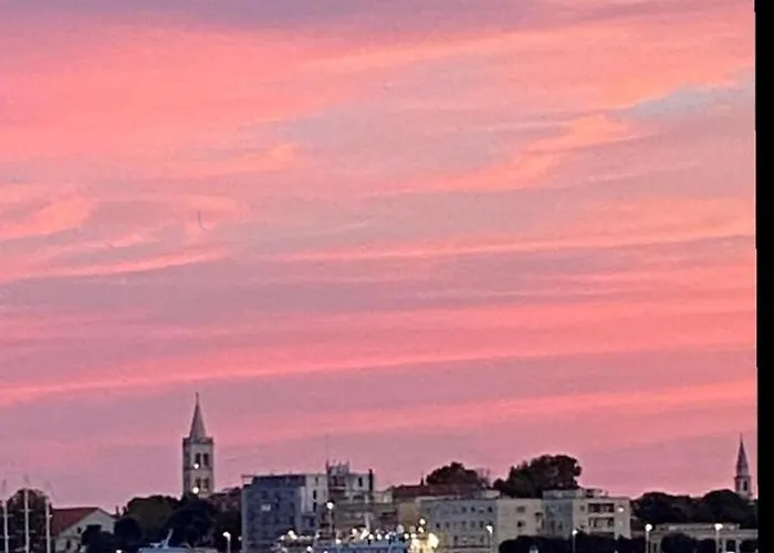 아파트 Miki Borik *